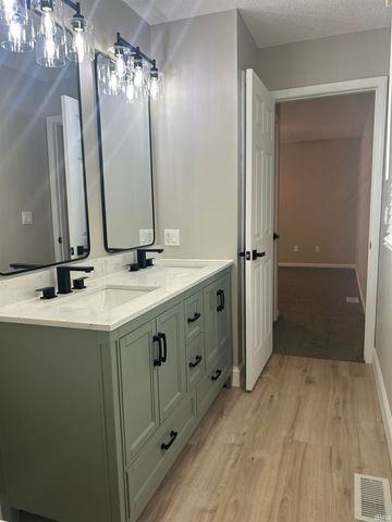 1051 W Division Road, Huntington, IN 46750