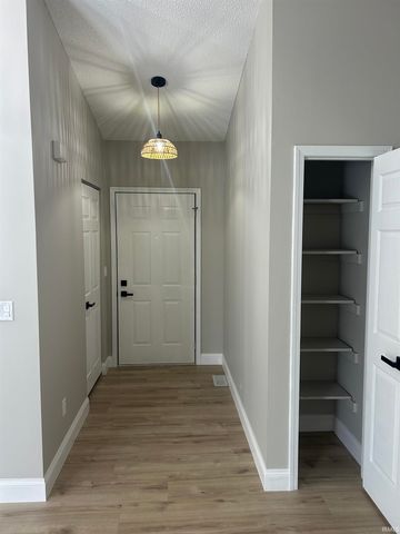 1051 W Division Road, Huntington, IN 46750