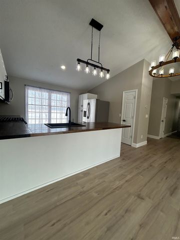 1051 W Division Road, Huntington, IN 46750