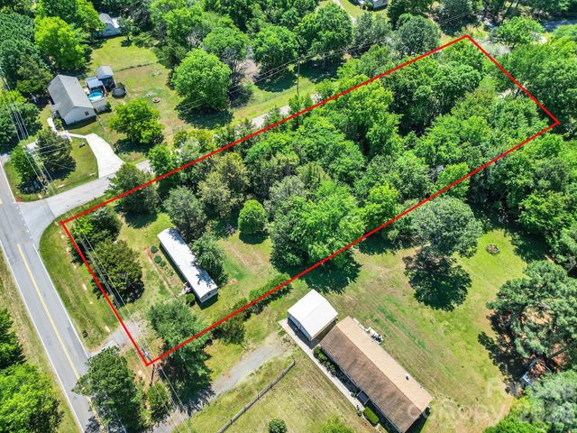 6067 Lake Wylie Road, Lake Wylie, SC 29710