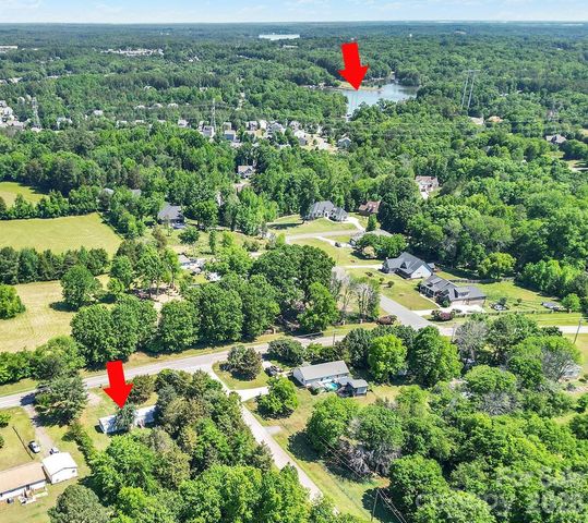 6067 Lake Wylie Road, Lake Wylie, SC 29710