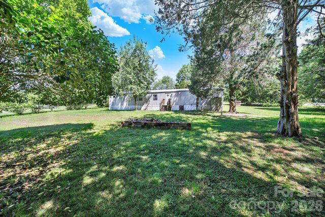 6067 Lake Wylie Road, Lake Wylie, SC 29710