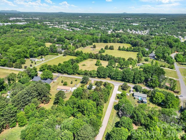6067 Lake Wylie Road, Lake Wylie, SC 29710