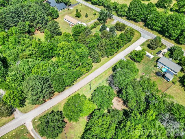 6067 Lake Wylie Road, Lake Wylie, SC 29710