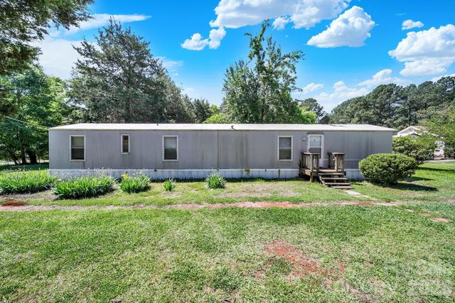 6067 Lake Wylie Road, Lake Wylie, SC 29710