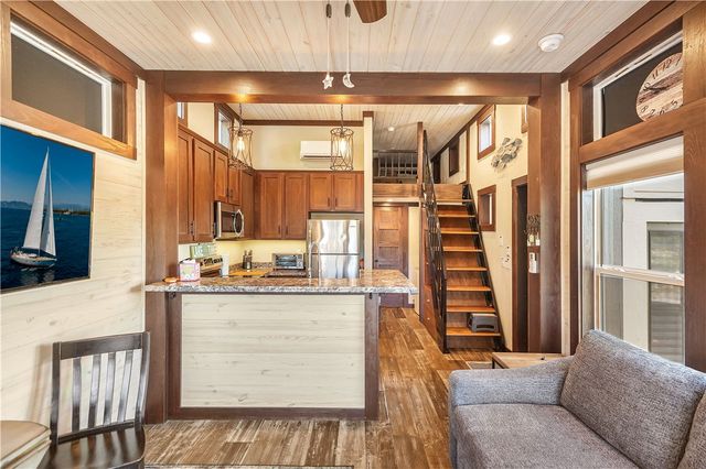 604 N Fleetwood Lane, Fair Play, SC 29643