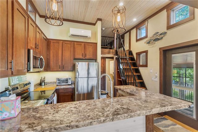 604 N Fleetwood Lane, Fair Play, SC 29643