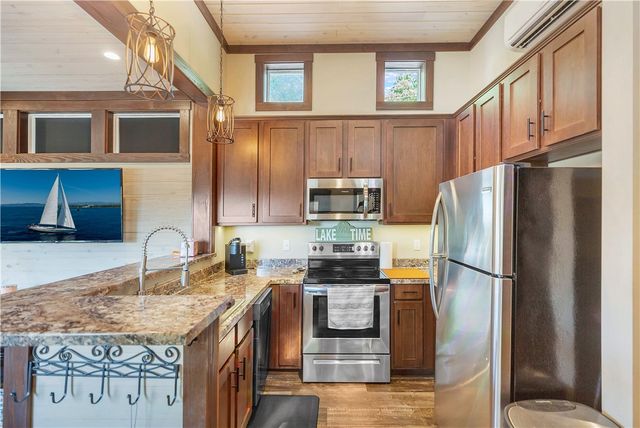 604 N Fleetwood Lane, Fair Play, SC 29643