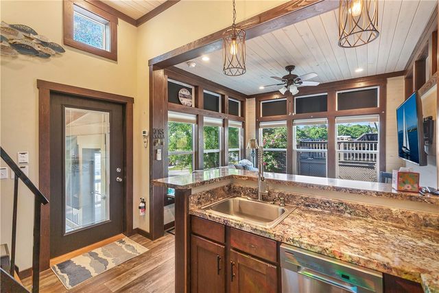 604 N Fleetwood Lane, Fair Play, SC 29643