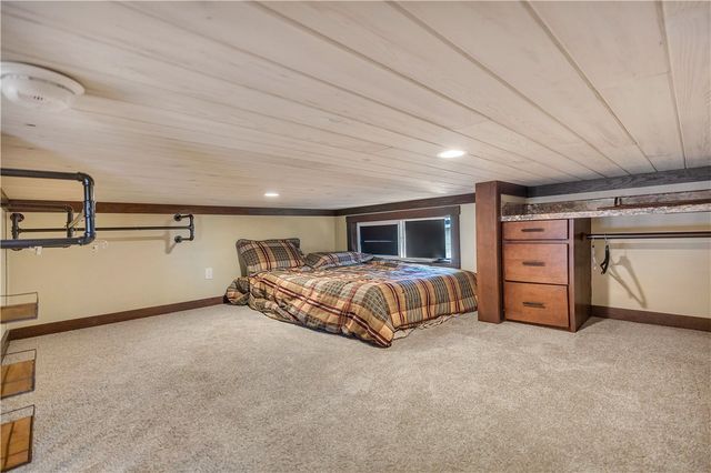 604 N Fleetwood Lane, Fair Play, SC 29643
