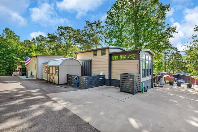 604 N Fleetwood Lane, Fair Play, SC 29643