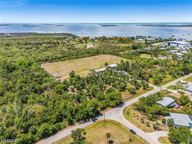 7535 Caloosa DR, Bokeelia, FL 33922