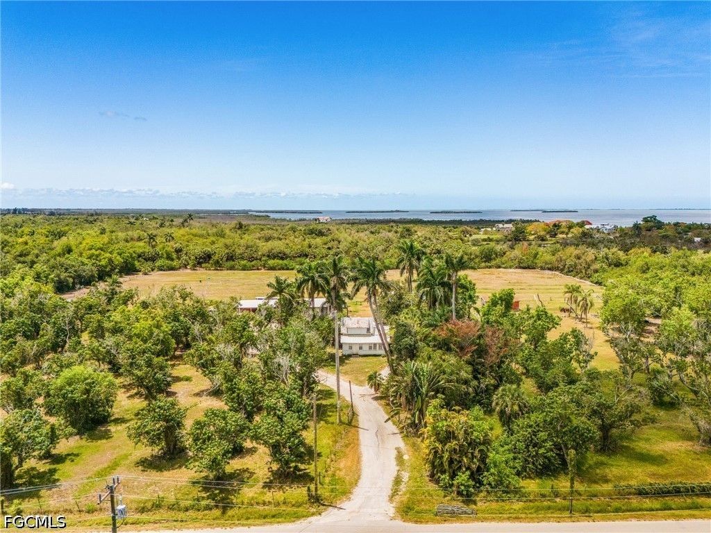 7535 Caloosa DR, Bokeelia, FL 33922