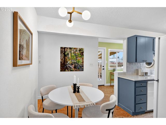 6128 Se REEDWAY St, Portland, OR 97206