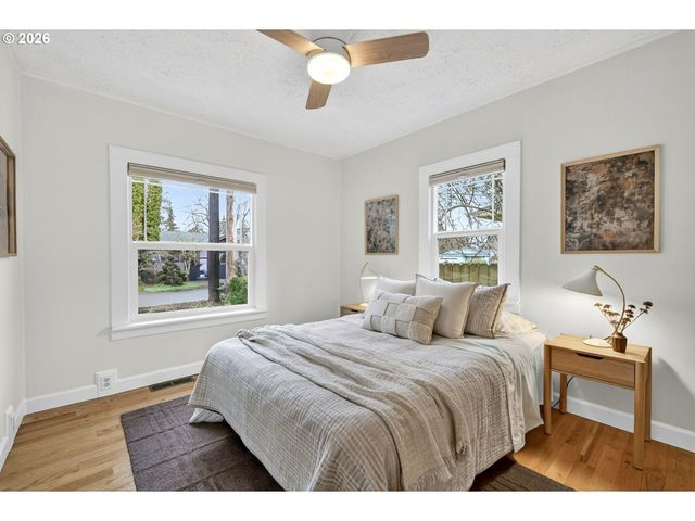 6128 Se REEDWAY St, Portland, OR 97206