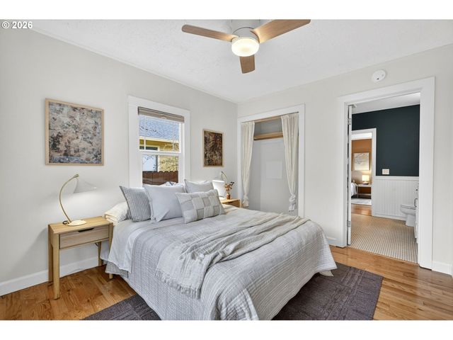 6128 Se REEDWAY St, Portland, OR 97206