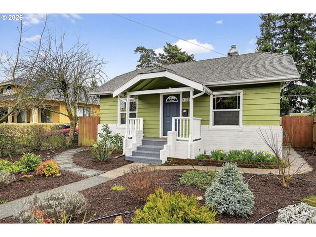 6128 Se REEDWAY St, Portland, OR 97206