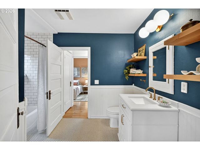 6128 Se REEDWAY St, Portland, OR 97206