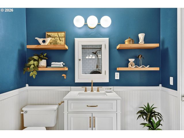 6128 Se REEDWAY St, Portland, OR 97206