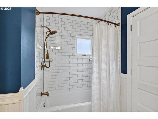 6128 Se REEDWAY St, Portland, OR 97206