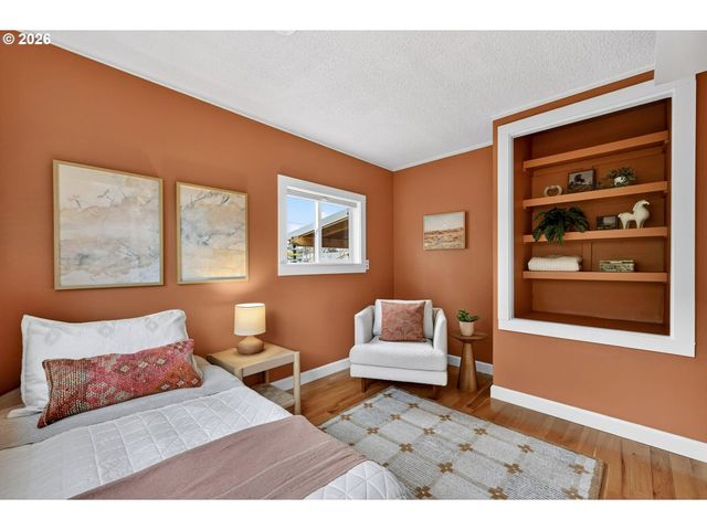 6128 Se REEDWAY St, Portland, OR 97206