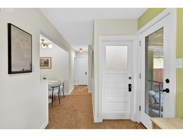 6128 Se REEDWAY St, Portland, OR 97206