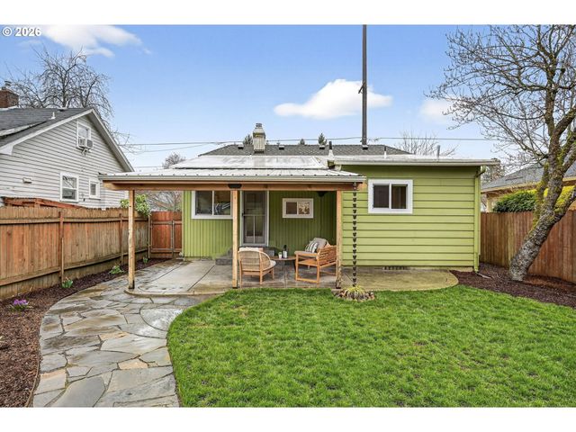 6128 Se REEDWAY St, Portland, OR 97206