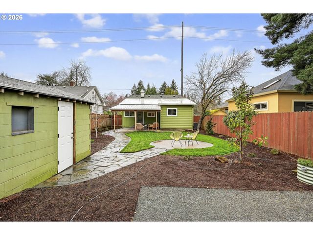6128 Se REEDWAY St, Portland, OR 97206