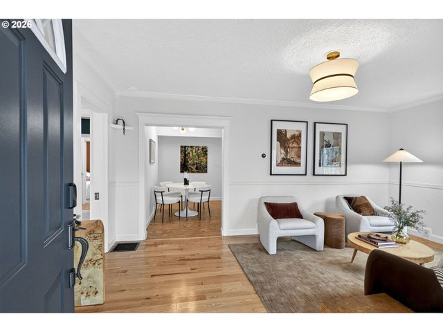 6128 Se REEDWAY St, Portland, OR 97206