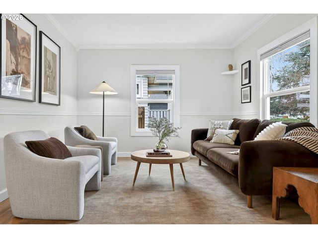 6128 Se REEDWAY St, Portland, OR 97206