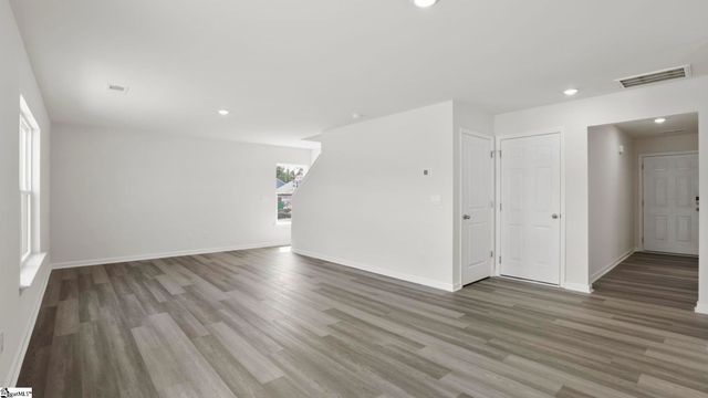 311 Roocroft Court, Fountain Inn, SC 29644