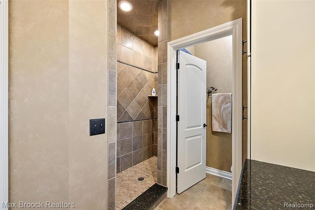 4353 Forest Avenue, Waterford, MI 48328