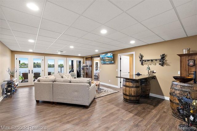 4353 Forest Avenue, Waterford, MI 48328
