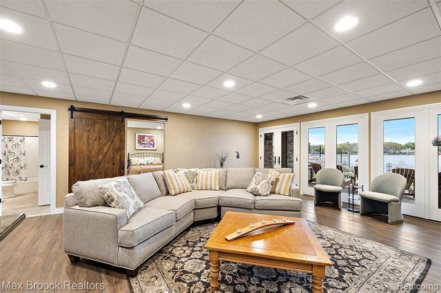 4353 Forest Avenue, Waterford, MI 48328