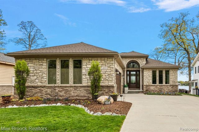 4353 Forest Avenue, Waterford, MI 48328
