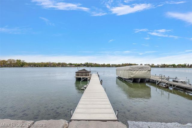 4353 Forest Avenue, Waterford, MI 48328