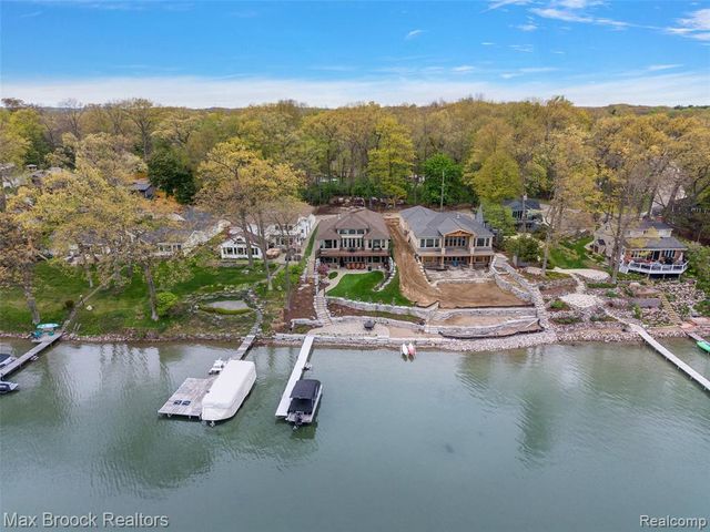 4353 Forest Avenue, Waterford, MI 48328