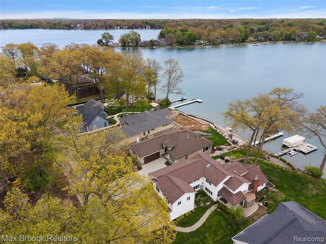 4353 Forest Avenue, Waterford, MI 48328