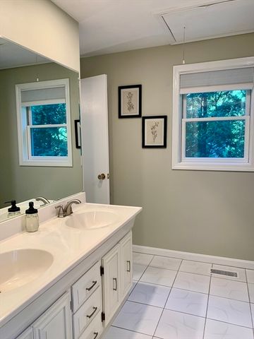 28-R Woodside Dr, Grafton, MA 01519
