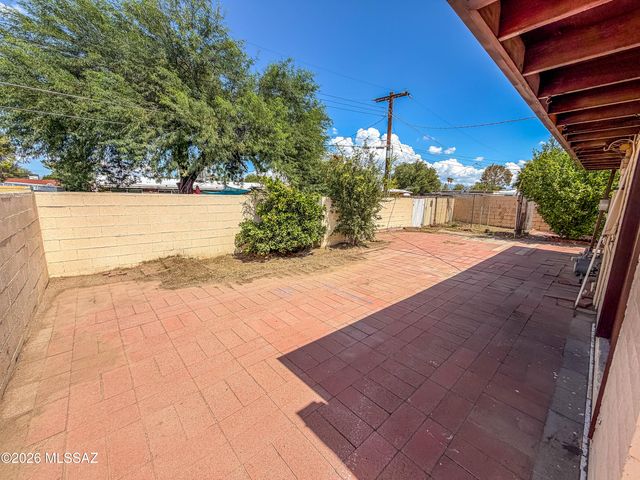 2012 W Hadley Street, Tucson, AZ 85705