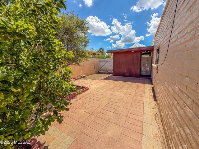 2012 W Hadley Street, Tucson, AZ 85705