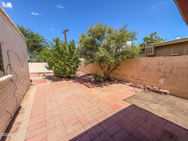 2012 W Hadley Street, Tucson, AZ 85705