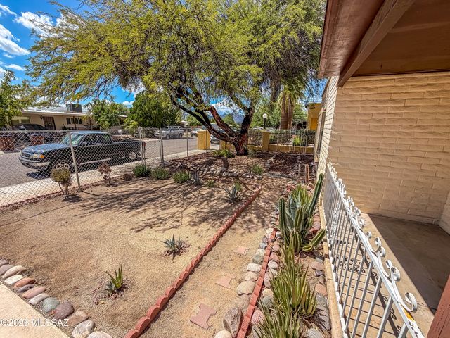 2012 W Hadley Street, Tucson, AZ 85705