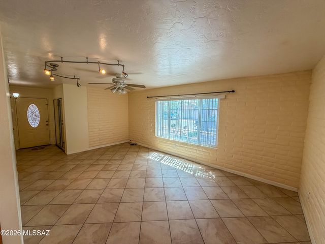 2012 W Hadley Street, Tucson, AZ 85705