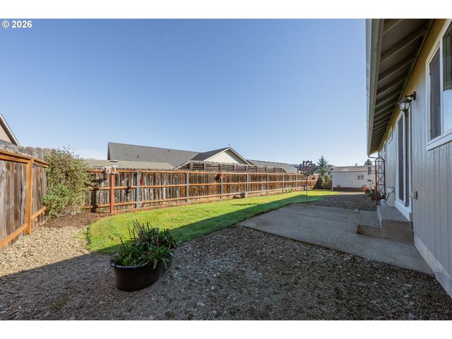 2579 PEACHWOOD Ct, Sutherlin, OR 97479