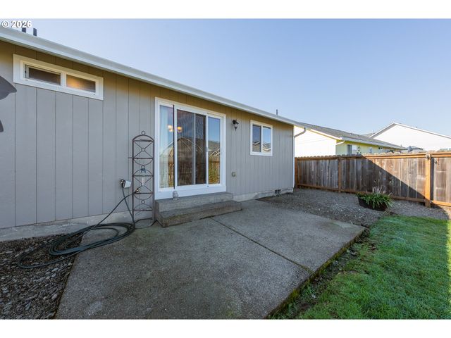 2579 PEACHWOOD Ct, Sutherlin, OR 97479
