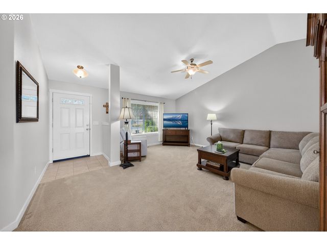 2579 PEACHWOOD Ct, Sutherlin, OR 97479