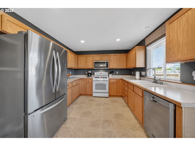 2579 PEACHWOOD Ct, Sutherlin, OR 97479