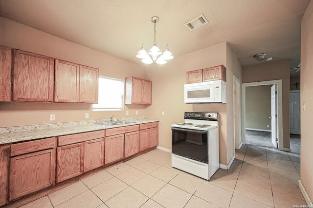 228 Yucca, San Antonio, TX 78203