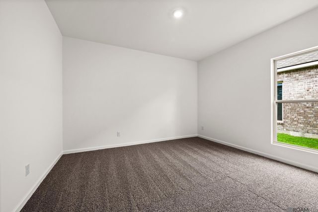 13325 Sawmill Dr, Central, LA 70818